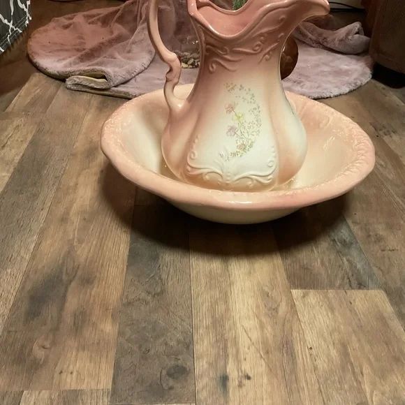 Pitcher & wash bowl 1940’s century mint condition
